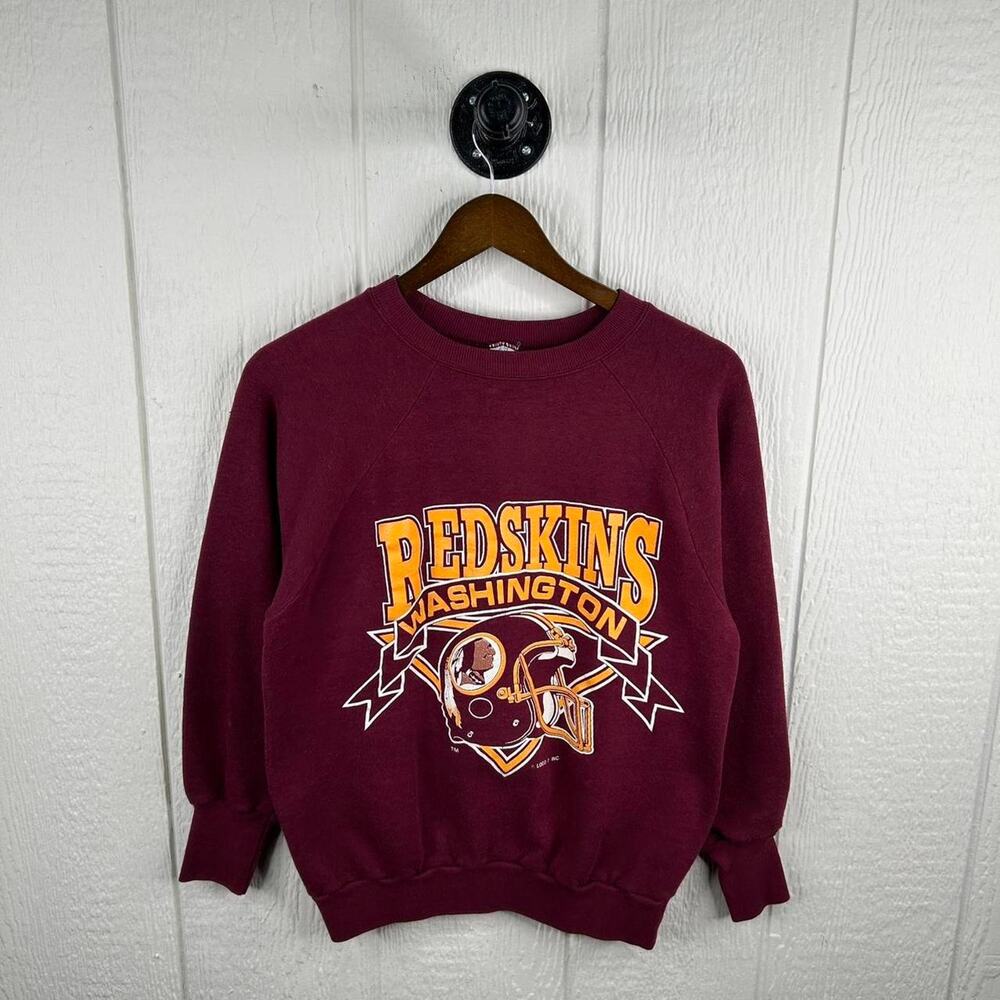 Vintage 90’s Washington Commanders NFL Helmet Graphic Crewneck Size Medium